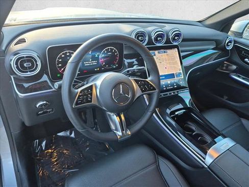 Used 2026 Mercedes-Benz GLC 300 image 9
