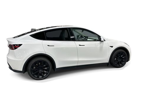 Certified 2023 Tesla Model Y Long Range AWD/4WD image 7