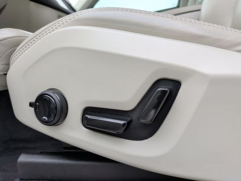 Used 2022 Volvo XC90 T8 Inscription w/ Advanced Package image 28