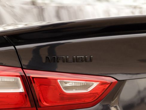 Used 2022 Chevrolet Malibu RS image 30