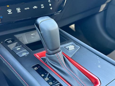 Certified 2025 Nissan Kicks SR image 31