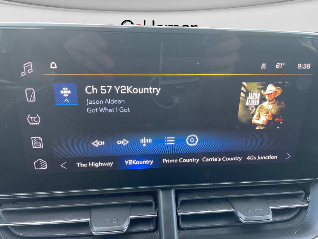 Used 2025 Chevrolet Trax LT w/ Driver Confidence Package FWD image 36