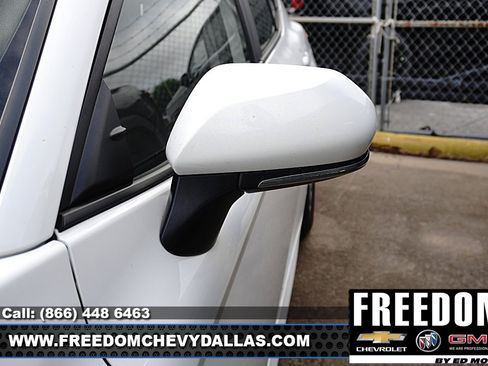 Used 2025 Toyota Camry LE FWD image 9