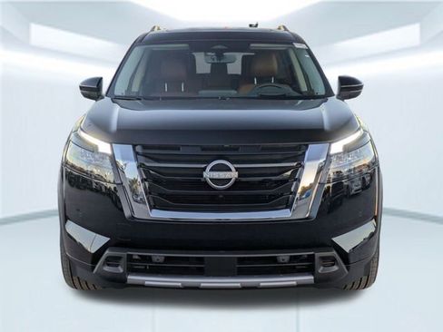 New 2025 Nissan Pathfinder Platinum w/ Cargo Package image 10