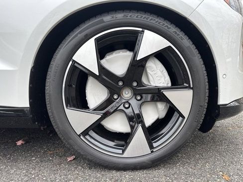 New 2025 Volvo EX90 Ultra image 9