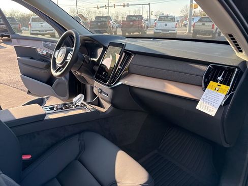 New 2026 Volvo XC90 B6 Plus w/ Protection Package Premier AWD/4WD image 40