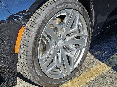 New 2026 Dodge Charger Daytona Scat Pack image 5