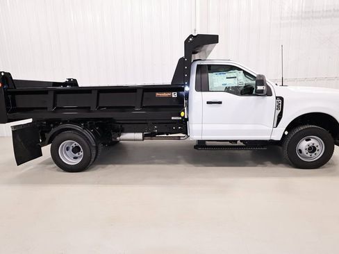 New 2025 Ford F350 XL w/ XL Chrome Package image 2