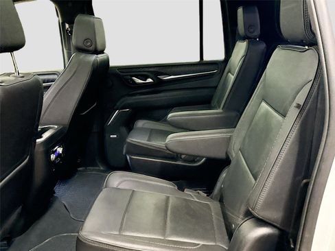Used 2022 GMC Yukon XL Denali image 5