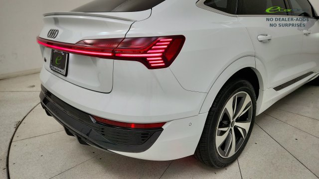 Used 2024 Audi Q8 e-tron Premium Plus w/ Premium Plus Package AWD/4WD image 26
