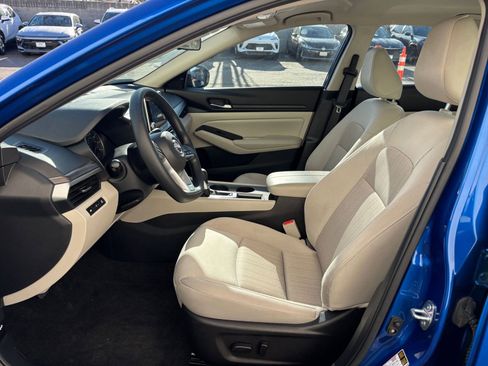 Used 2025 Nissan Altima 2.5 SV image 27