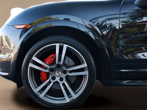 Used 2013 Porsche Cayenne GTS AWD/4WD image 6