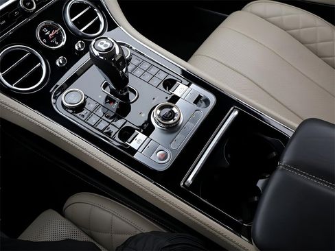 Used 2022 Bentley Continental GT image 28