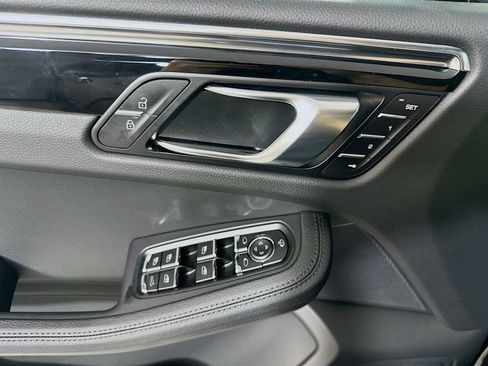 New 2026 Porsche Macan image 11