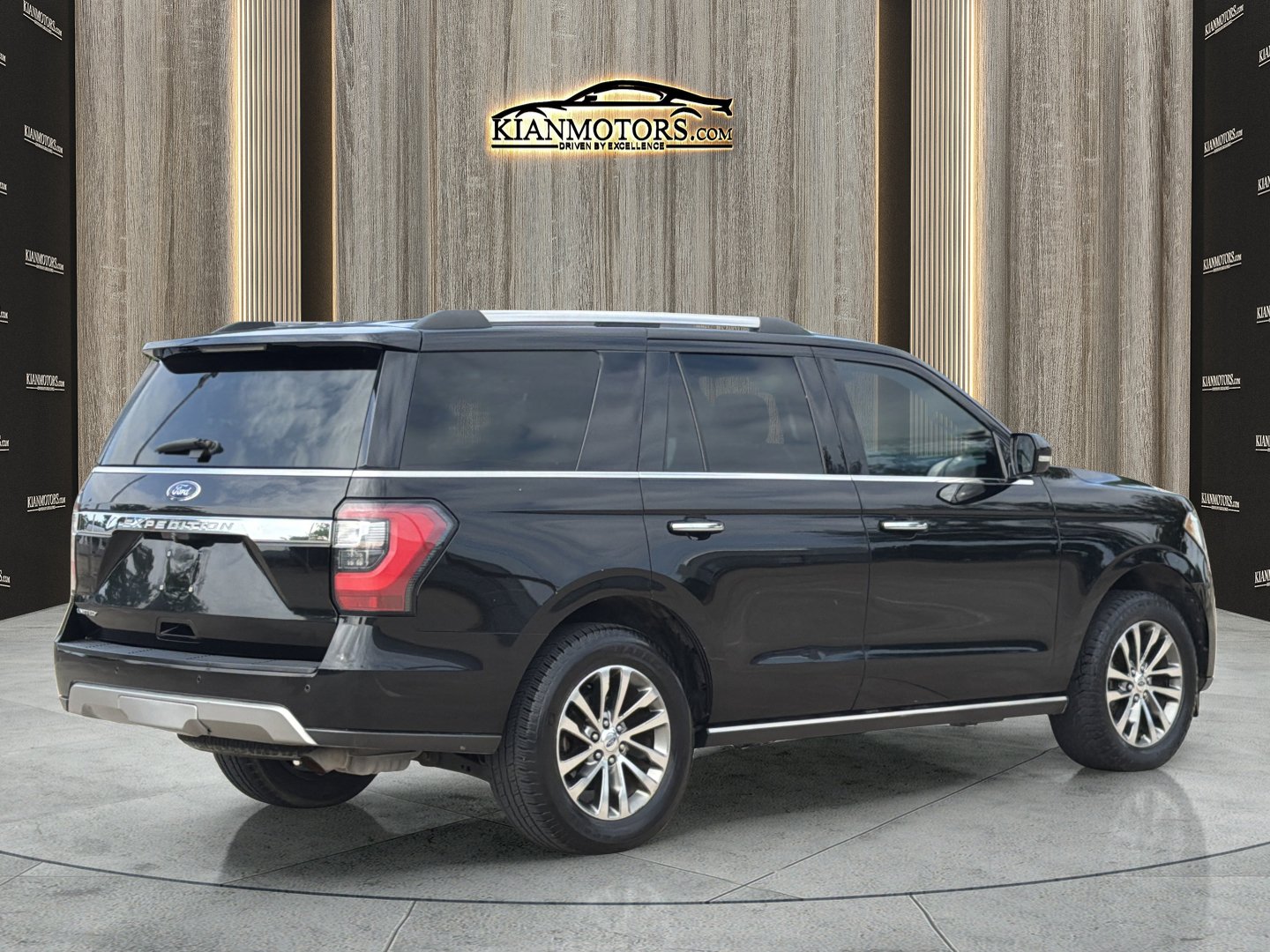 Used 2018 Ford Expedition Limited w/ Equipment Group 301A RWD image 7