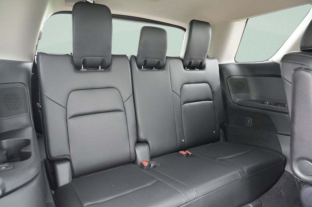 Used 2024 Nissan Pathfinder SL w/ SL Premium Package AWD/4WD image 17