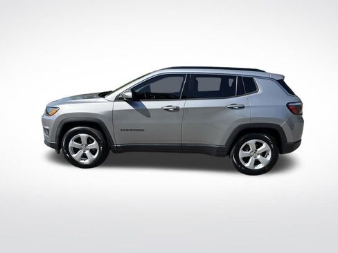 Used 2019 Jeep Compass Latitude w/ Popular Equipment Group FWD image 8