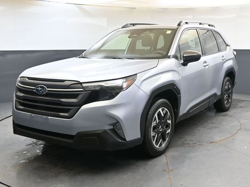 Certified 2025 Subaru Forester Premium AWD/4WD image 1