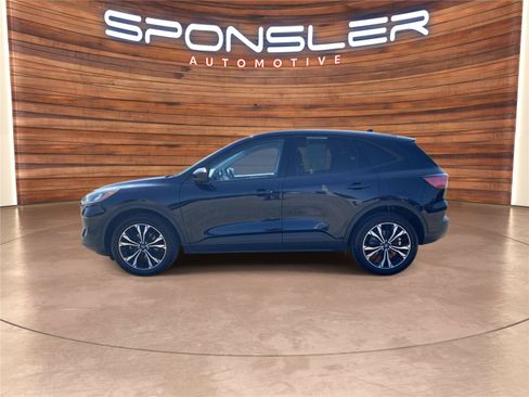 Used 2021 Ford Escape SE w/ SE Sport Appearance Package AWD/4WD image 2