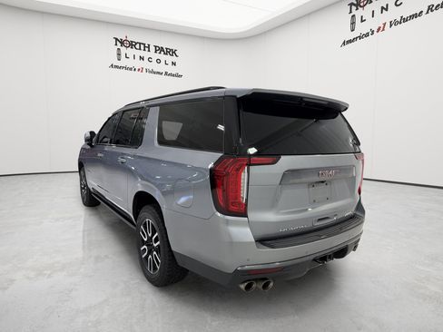 Used 2023 GMC Yukon XL AT4 w/ AT4 Premium Package AWD/4WD image 3