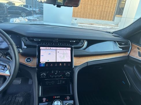 Used 2024 Jeep Grand Cherokee L Summit image 18