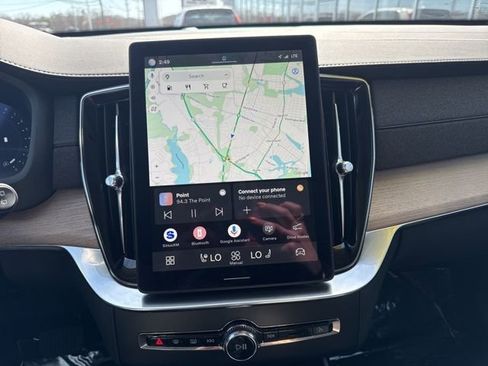 Certified 2025 Volvo XC90 B5 Plus image 21