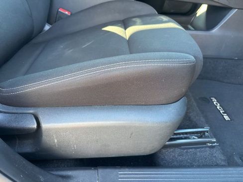 Used 2023 Nissan Rogue S image 22