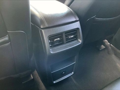 Used 2024 Ford Edge SEL AWD/4WD image 11