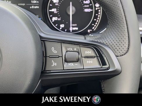 Used 2023 Alfa Romeo Stelvio Ti image 23