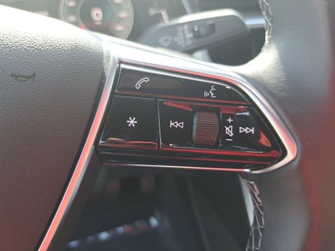 Used 2024 Audi A6 Premium Plus image 17