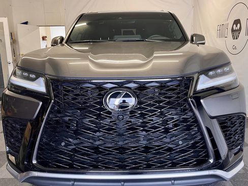 Used 2024 Lexus LX 600 F Sport image 10