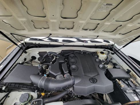 Used 2012 Toyota FJ Cruiser 4WD w/ Convenience Pkg image 25