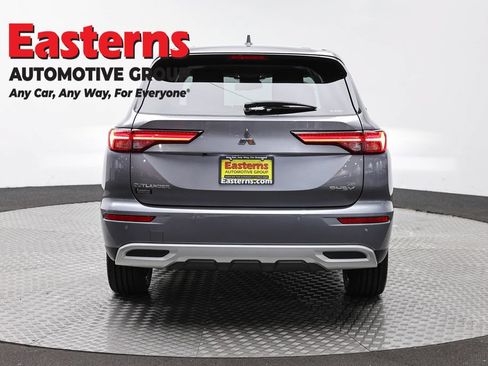 Used 2023 Mitsubishi Outlander SE AWD/4WD image 6