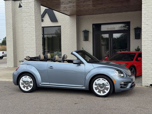 Used 2019 Volkswagen Beetle 2.0T Final Edition SEL image 19