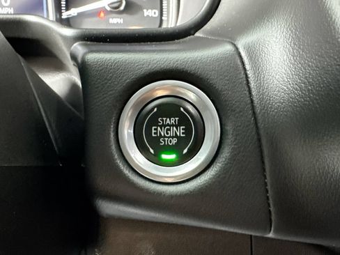 Used 2021 GMC Yukon AT4 w/ AT4 Premium Package AWD/4WD image 19