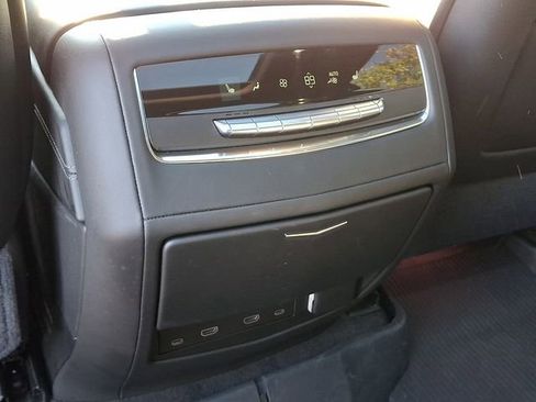 Used 2025 Cadillac Escalade Sport Platinum image 9