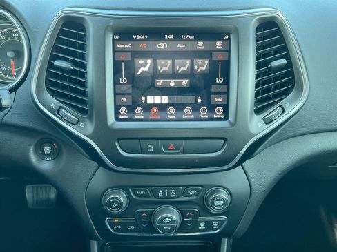 Used 2019 Jeep Cherokee Trailhawk AWD/4WD image 27