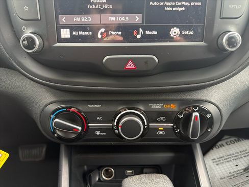 Used 2023 Kia Soul LX w/ LX Technology Package image 24