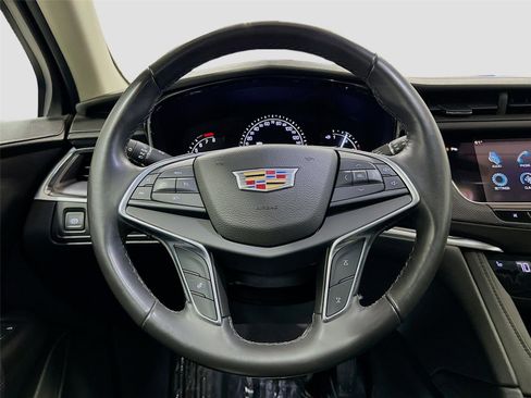 Used 2017 Cadillac XT5 Luxury image 13