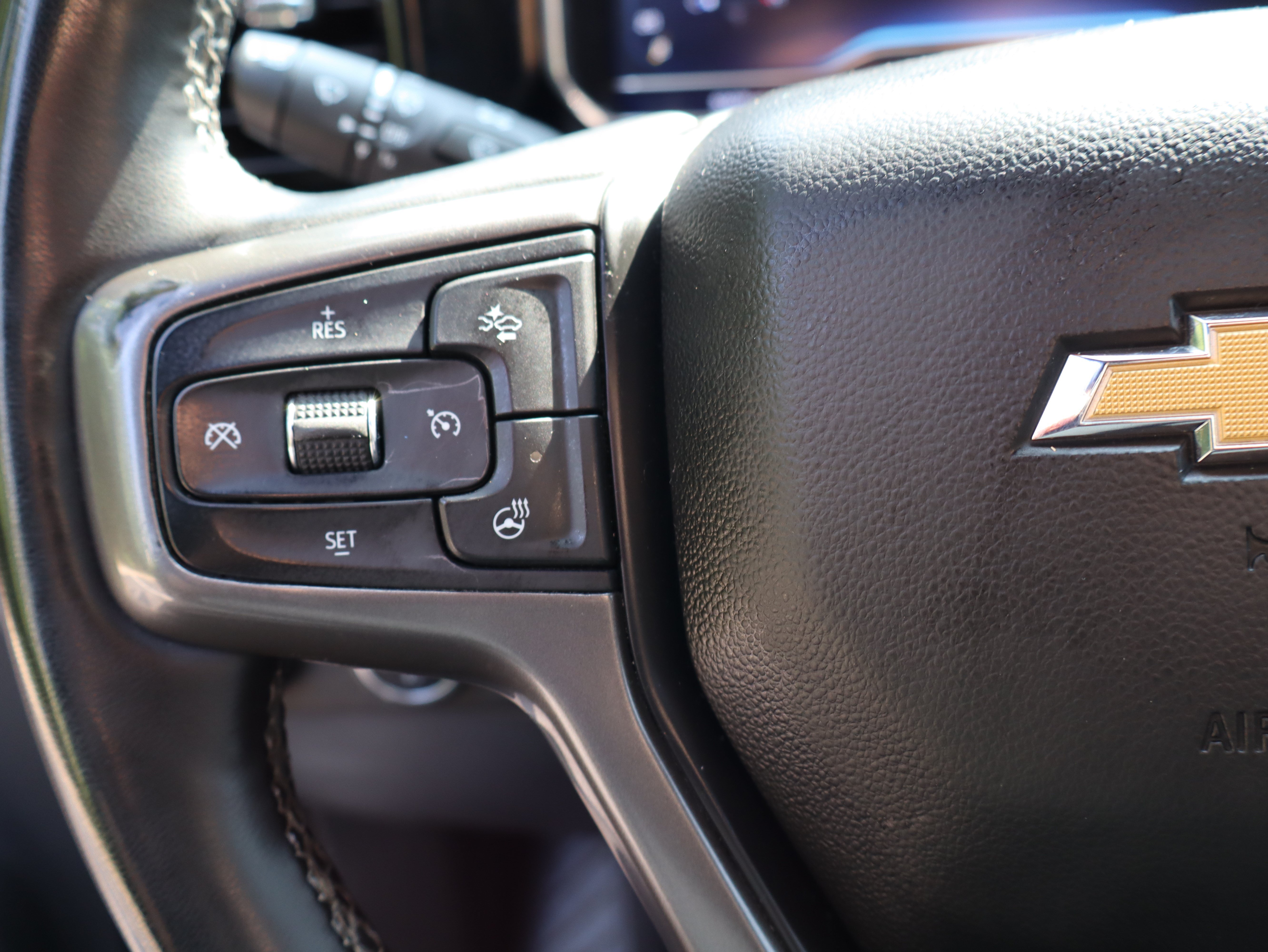 Used 2024 Chevrolet Silverado 3500 High Country w/ Technology Package AWD/4WD image 36