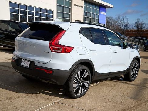 New 2026 Volvo XC40 B5 Ultra w/ Climate Package image 9
