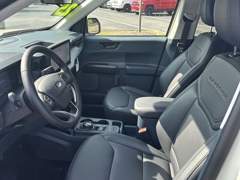 New 2025 Ford Maverick Lariat w/ Black Appearance Package image 14