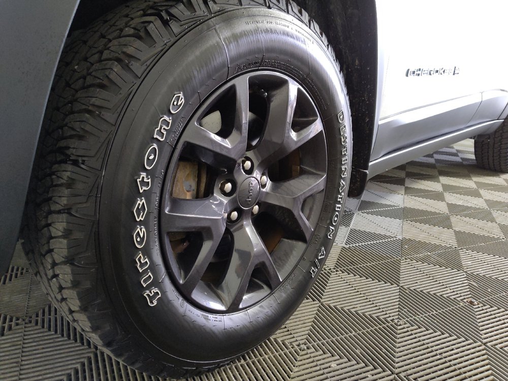 Used 2020 Jeep Cherokee Latitude AWD/4WD image 31