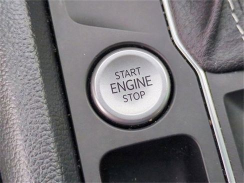 Used 2022 Volkswagen Atlas SE image 34