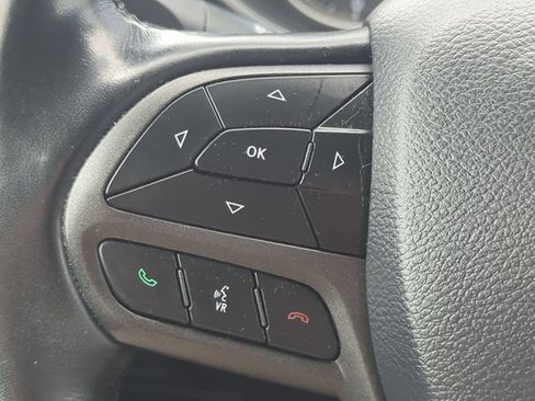 Used 2020 Jeep Cherokee Trailhawk w/ Cold Weather Group AWD/4WD image 15