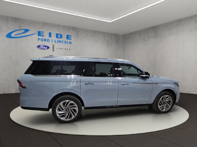 New 2027 Lincoln Navigator L Reserve AWD/4WD image 6