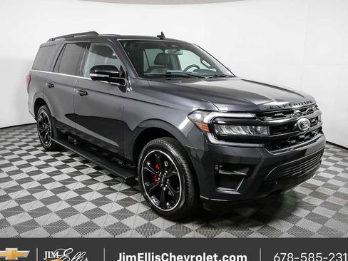 Used 2022 Ford Expedition Limited image 1
