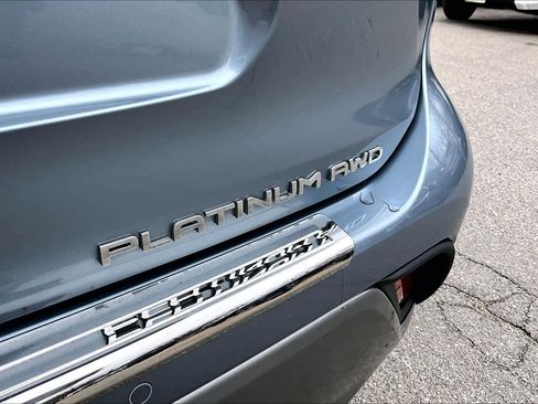 Used 2023 Toyota Highlander Platinum AWD/4WD image 10