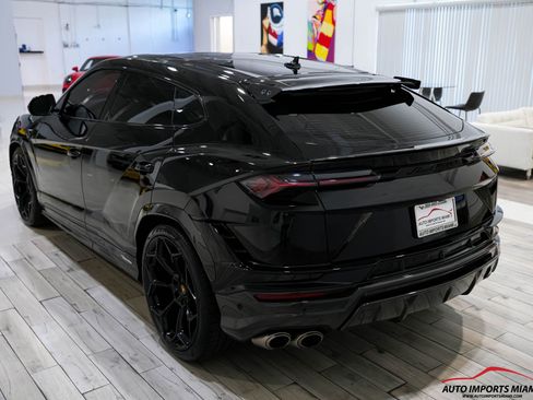 Used 2023 Lamborghini Urus Performante image 21