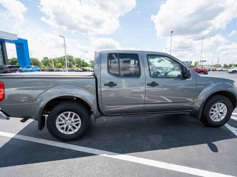 Used 2021 Nissan Frontier SV AWD/4WD image 6